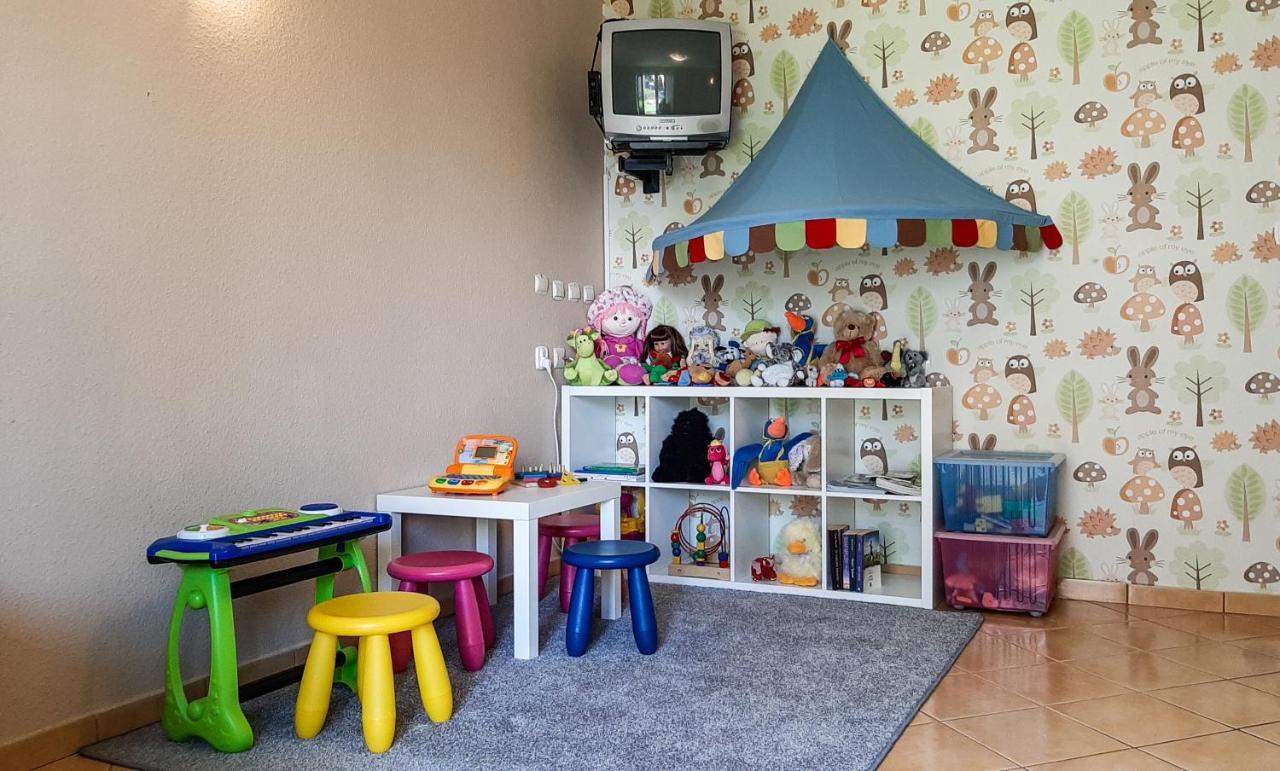 Cetniewo Pokoje I Apartamenty Wladyslawowo Exterior photo